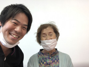 膝の痛みが改善し、歩く時の姿勢がとても良くなりました。